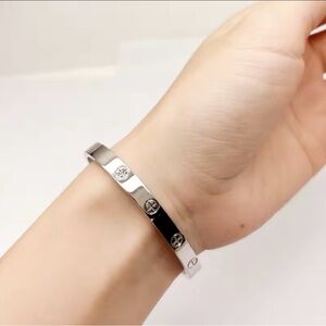 Gold and Silver Bangle bracelet please ask me which one you want gold silver